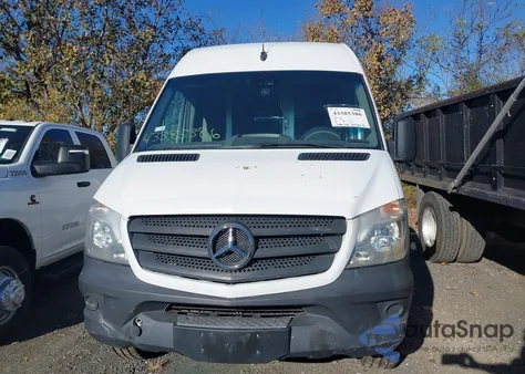 2016 Mercedes-Benz Sprinter 2500 High Roof из США, поврежденный, VIN WD3PE8DD6GP361062